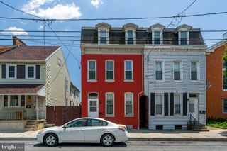 328 WALNUT ST, Columbia, PA 17512