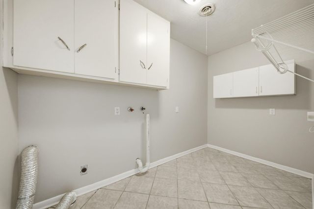525 E Lake Drive, Livingston, TX 77351