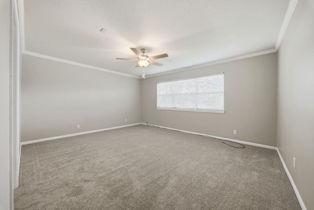 525 E Lake Drive, Livingston, TX 77351