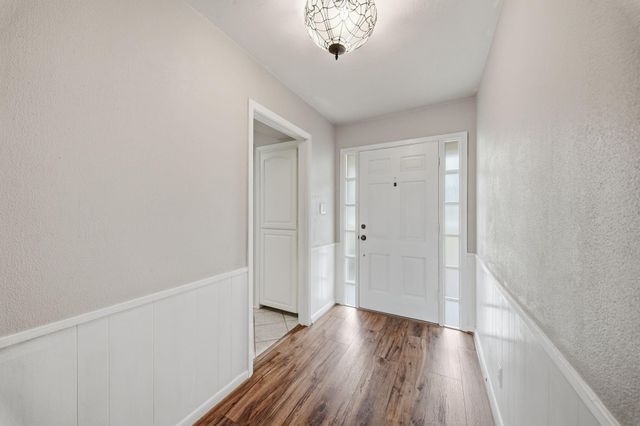 525 E Lake Drive, Livingston, TX 77351