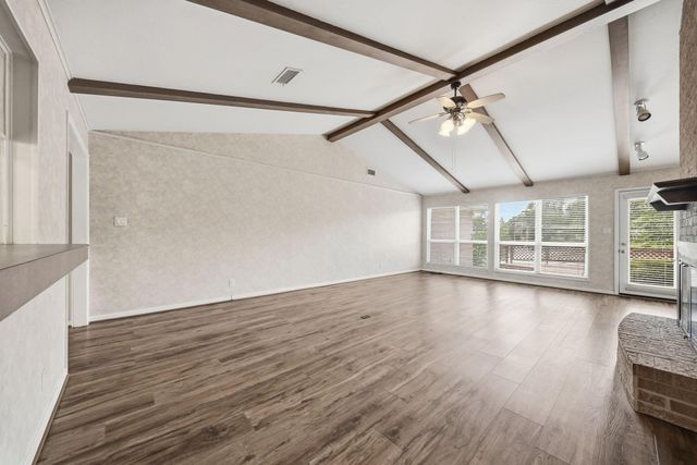 525 E Lake Drive, Livingston, TX 77351