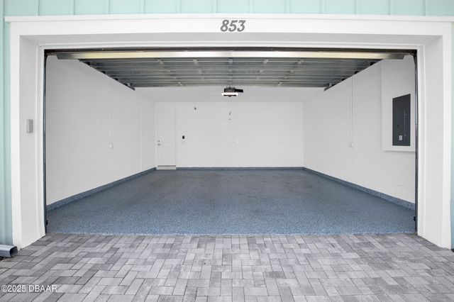 853 Bama Breeze Drive, Daytona Beach, FL 32124