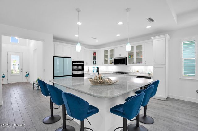 853 Bama Breeze Drive, Daytona Beach, FL 32124