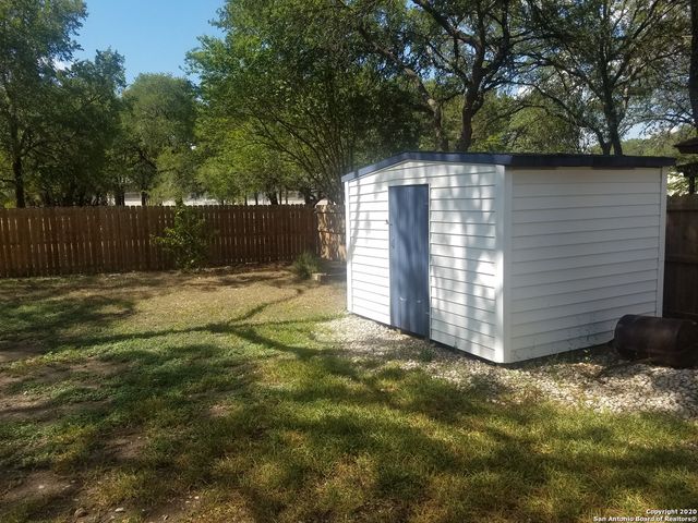261 SAMANTHA DR, Schertz, TX 78154