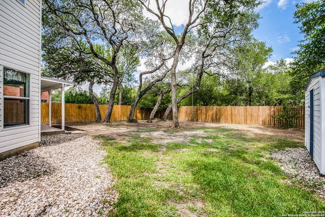 261 SAMANTHA DR, Schertz, TX 78154