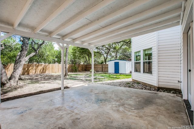 261 SAMANTHA DR, Schertz, TX 78154