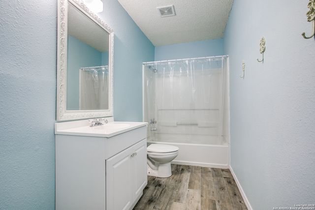 261 SAMANTHA DR, Schertz, TX 78154