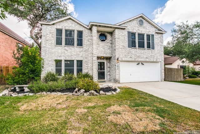 261 SAMANTHA DR, Schertz, TX 78154