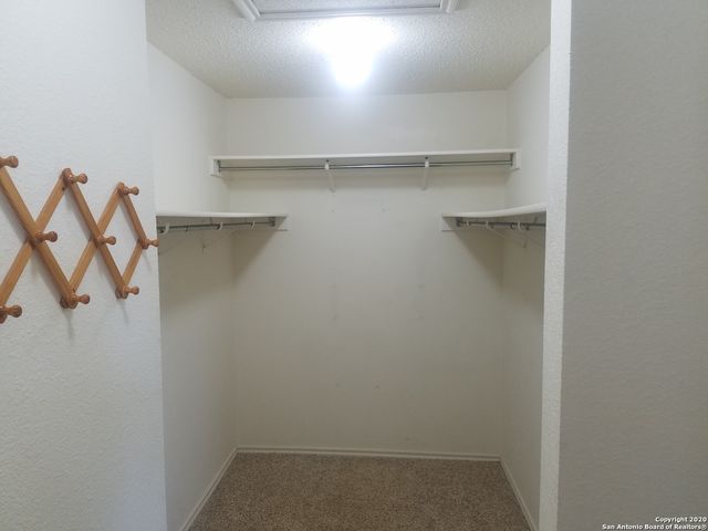 261 SAMANTHA DR, Schertz, TX 78154