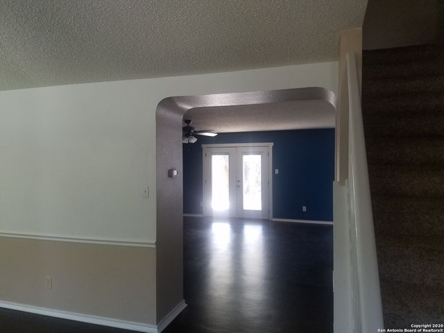 261 SAMANTHA DR, Schertz, TX 78154