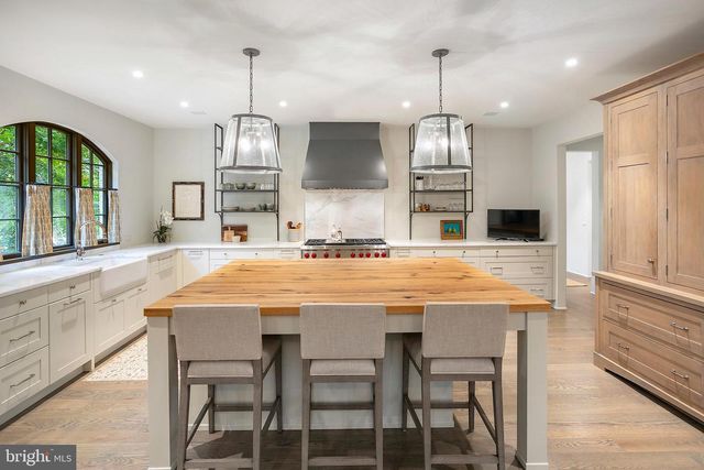 5205 WOODLAWN AVE, Chevy Chase, MD 20815