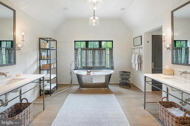 5205 WOODLAWN AVE, Chevy Chase, MD 20815