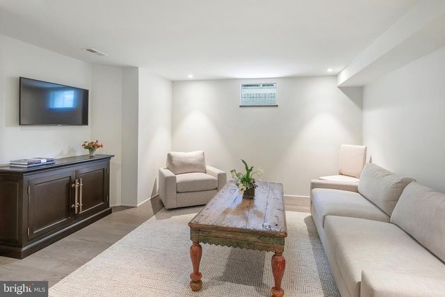 5205 WOODLAWN AVE, Chevy Chase, MD 20815