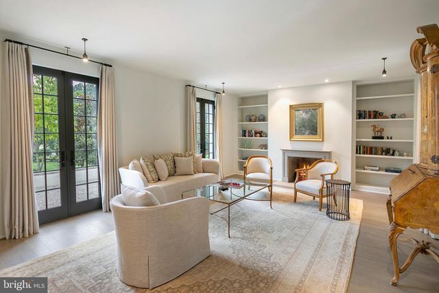 5205 WOODLAWN AVE, Chevy Chase, MD 20815