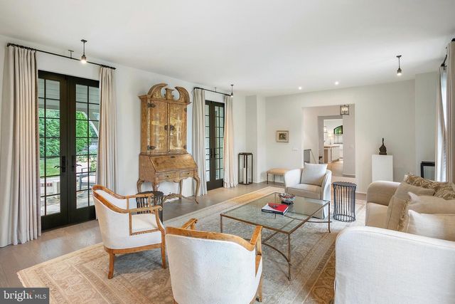 5205 WOODLAWN AVE, Chevy Chase, MD 20815