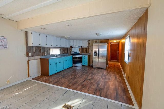 106 Daniels Dell Lane, Mount Airy, NC 27030