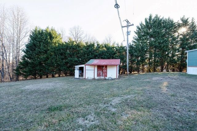 106 Daniels Dell Lane, Mount Airy, NC 27030