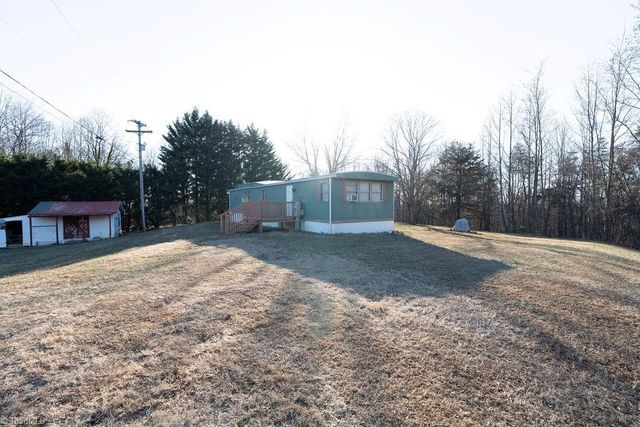 106 Daniels Dell Lane, Mount Airy, NC 27030