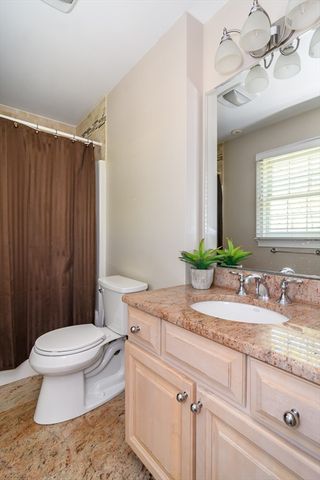 7 Westview Ave 7, Natick, MA 01760