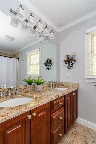 7 Westview Ave 7, Natick, MA 01760