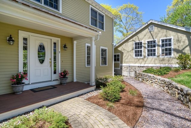 7 Westview Ave 7, Natick, MA 01760