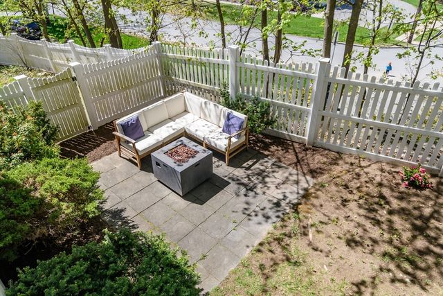 7 Westview Ave 7, Natick, MA 01760