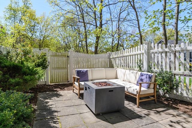 7 Westview Ave 7, Natick, MA 01760