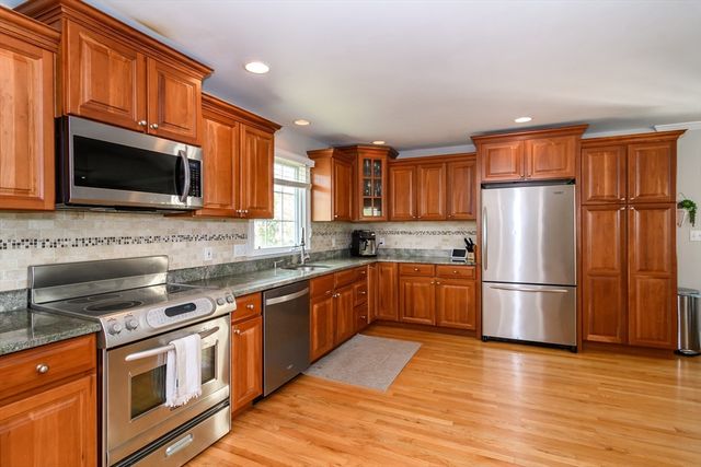 7 Westview Ave 7, Natick, MA 01760