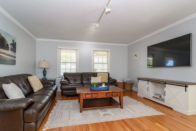 7 Westview Ave 7, Natick, MA 01760