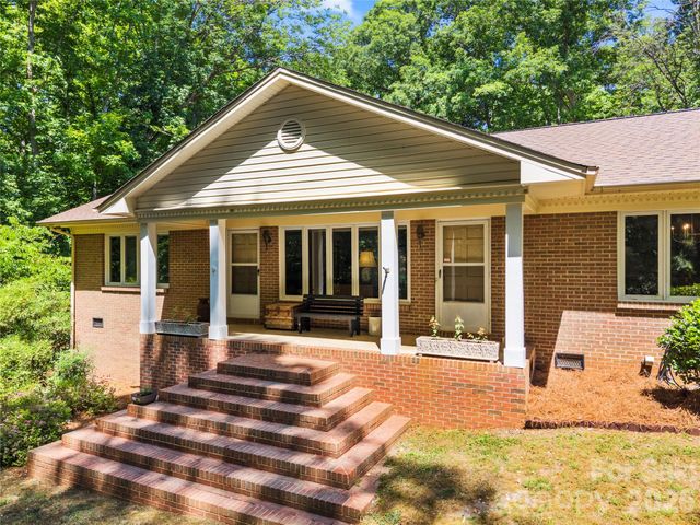3426 Driftwood Drive, Gastonia, NC 28056
