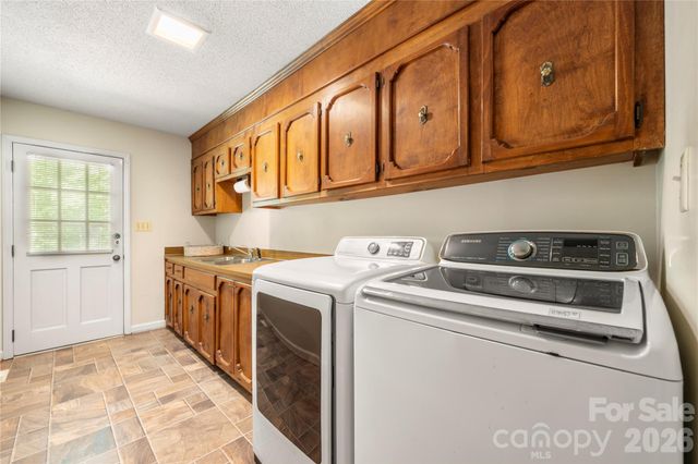 3426 Driftwood Drive, Gastonia, NC 28056