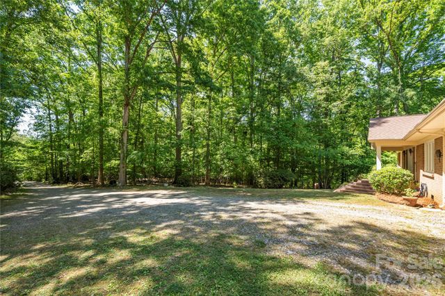 3426 Driftwood Drive, Gastonia, NC 28056
