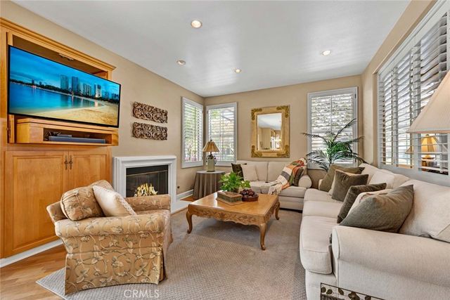 2530 Alister Avenue, Tustin, CA 92782