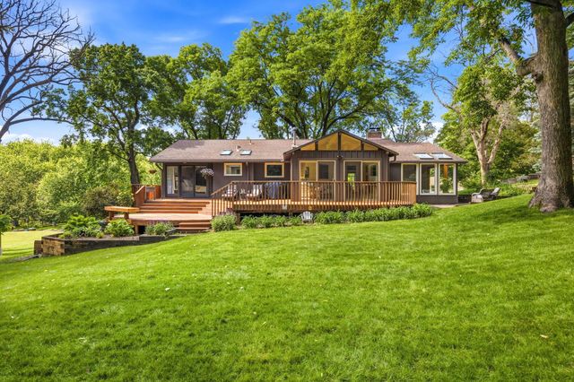 5950 Holiday Road, Minnetonka, MN 55345