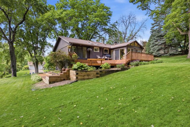 5950 Holiday Road, Minnetonka, MN 55345