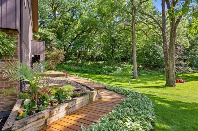 5950 Holiday Road, Minnetonka, MN 55345