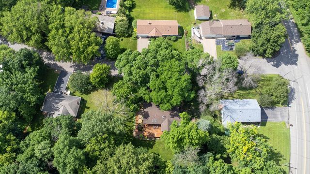 5950 Holiday Road, Minnetonka, MN 55345