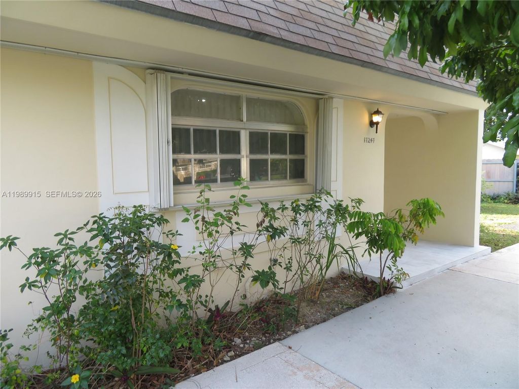 17247 SW 112th Pl 21044, Miami, FL 33157
