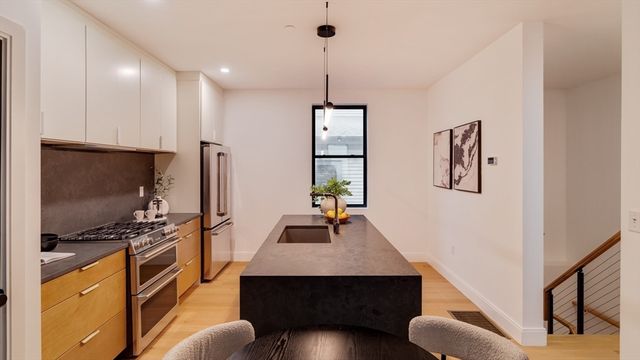 182 Tremont St 2, Somerville, MA 02143
