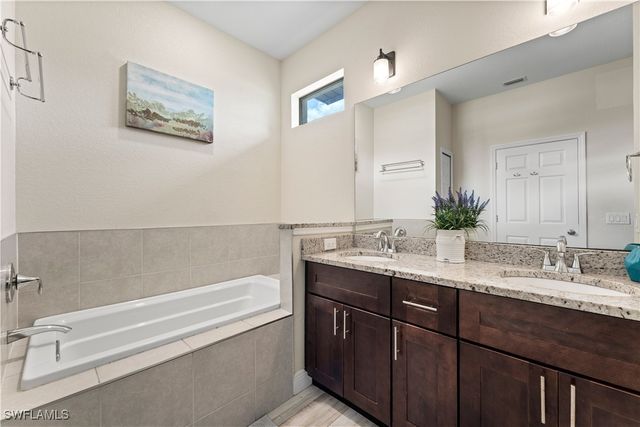 2717 Shelby PKWY, Cape Coral, FL 33904