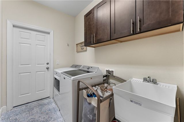 2717 Shelby PKWY, Cape Coral, FL 33904