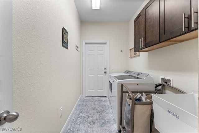 2717 Shelby PKWY, Cape Coral, FL 33904