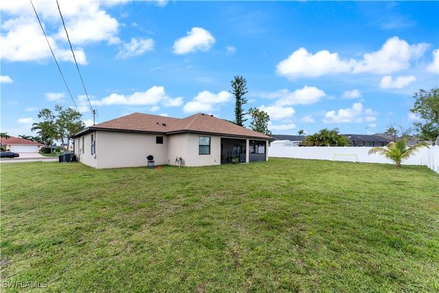 2717 Shelby PKWY, Cape Coral, FL 33904