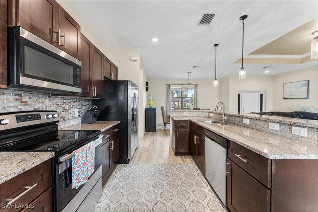 2717 Shelby PKWY, Cape Coral, FL 33904