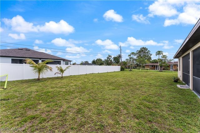 2717 Shelby PKWY, Cape Coral, FL 33904