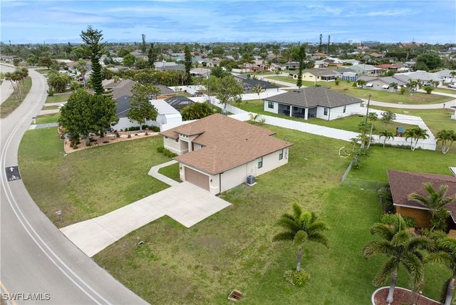 2717 Shelby PKWY, Cape Coral, FL 33904