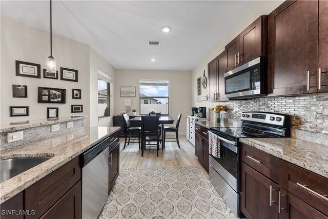 2717 Shelby PKWY, Cape Coral, FL 33904