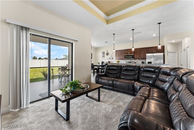 2717 Shelby PKWY, Cape Coral, FL 33904