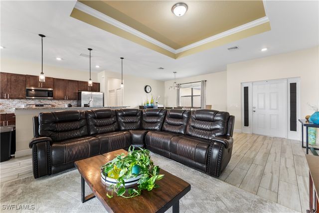 2717 Shelby PKWY, Cape Coral, FL 33904