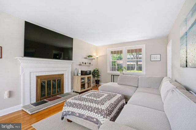 47 PLYMOUTH DR, Cherry Hill, NJ 08034
